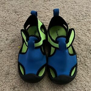 Toddler water shoes